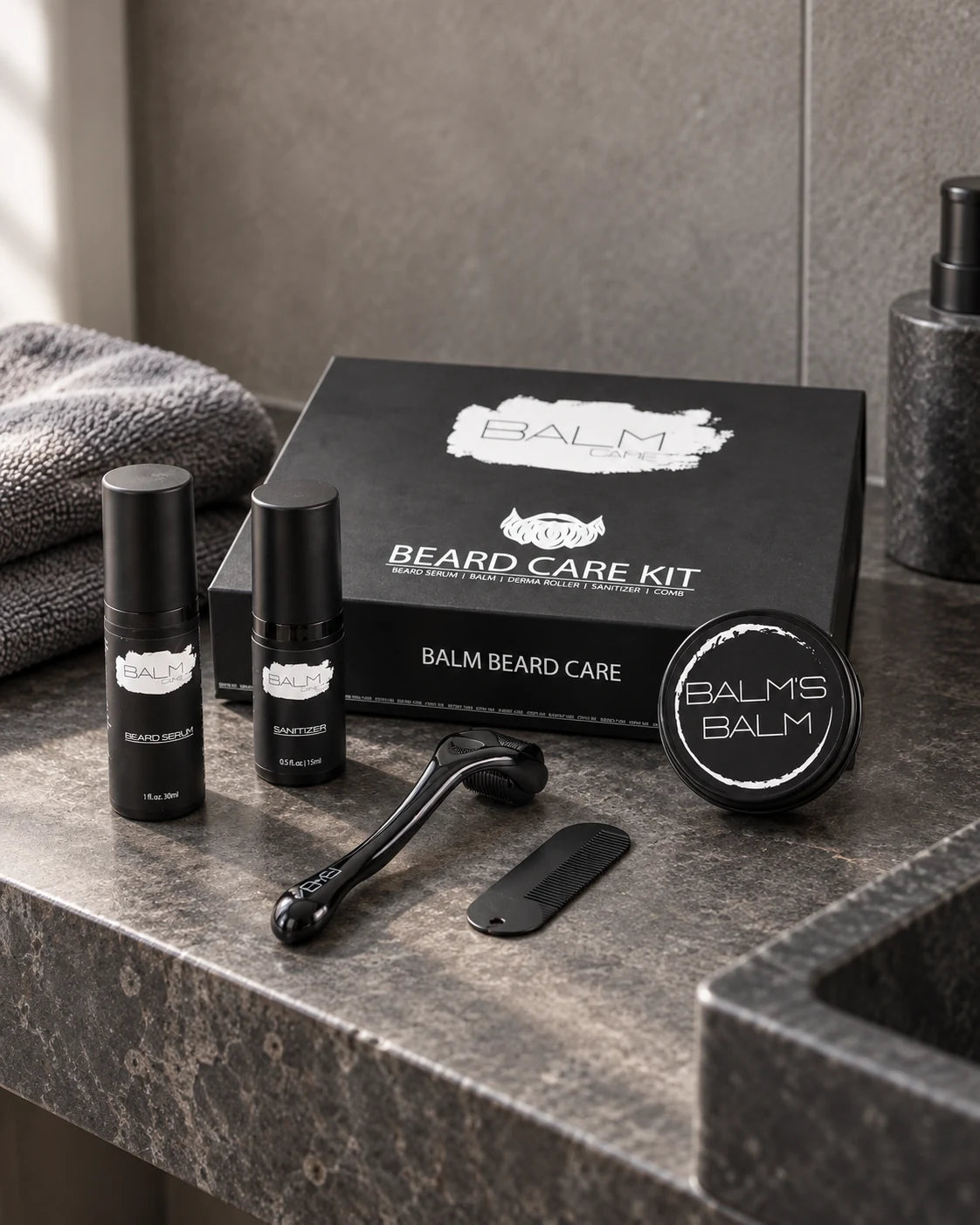 BalmCare baardverzorgingspakket met serum, balm, roller, sanitizer en kam op een donkere stenen wastafel
